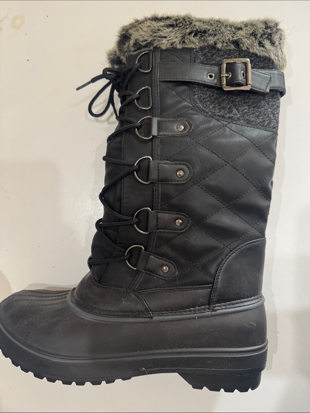 Dream Pairs Winter Boot Size 9